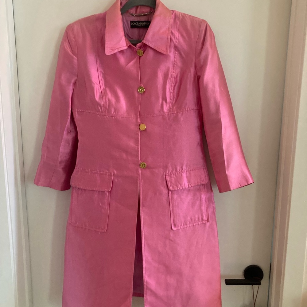 Dolce & Gabbana Pink Silk Trench Coat. Classic. Vintage. Great for Spring!